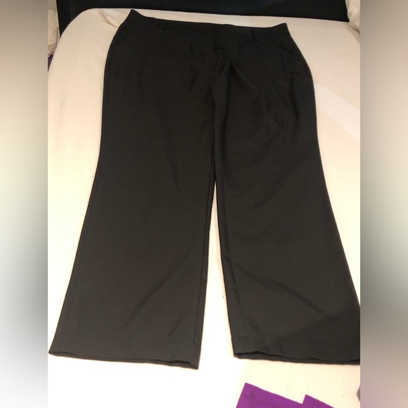 Ladies Puma black golf pants - Picture 7 of 10